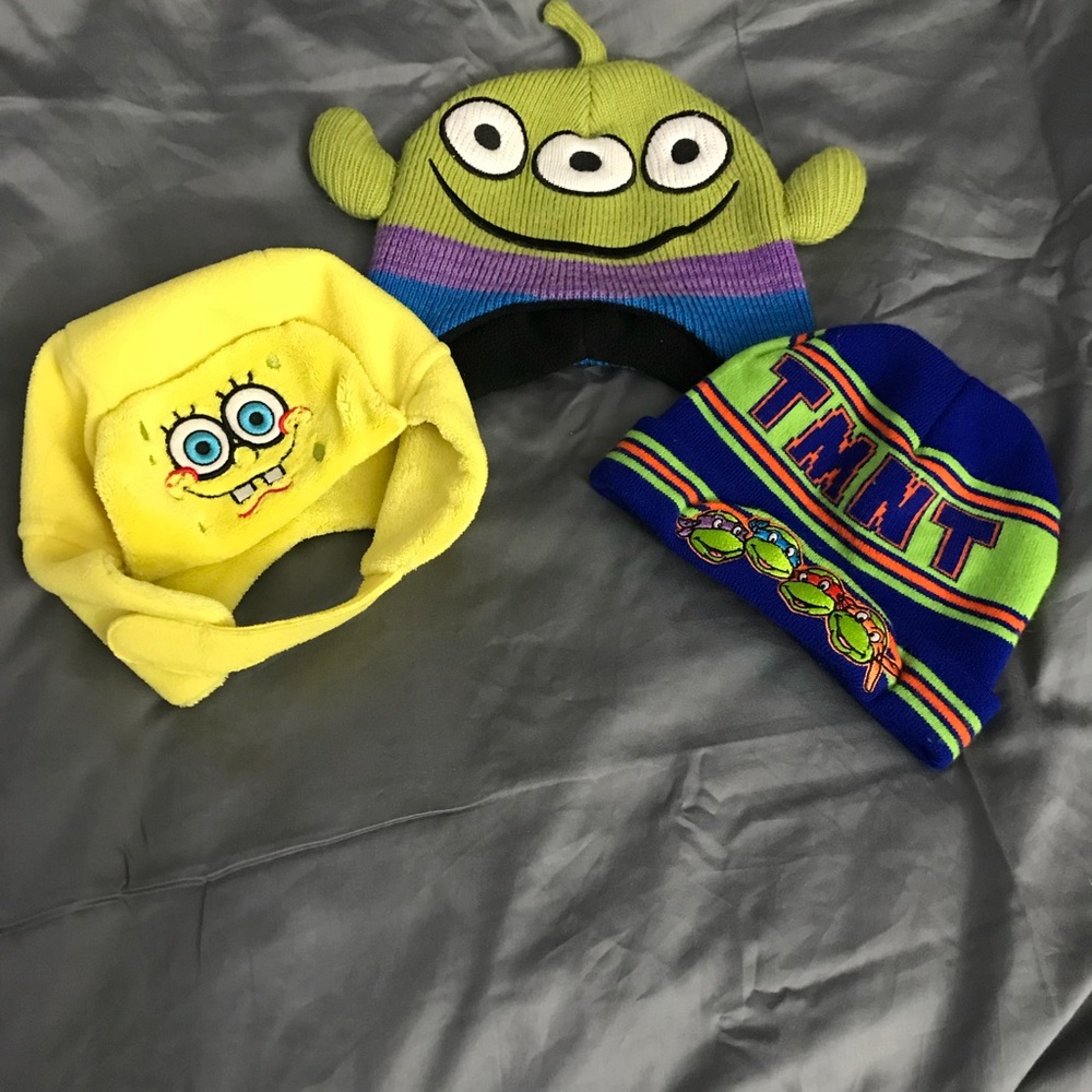 2 Winter Hats SpongeBob & Ninja Turtles left